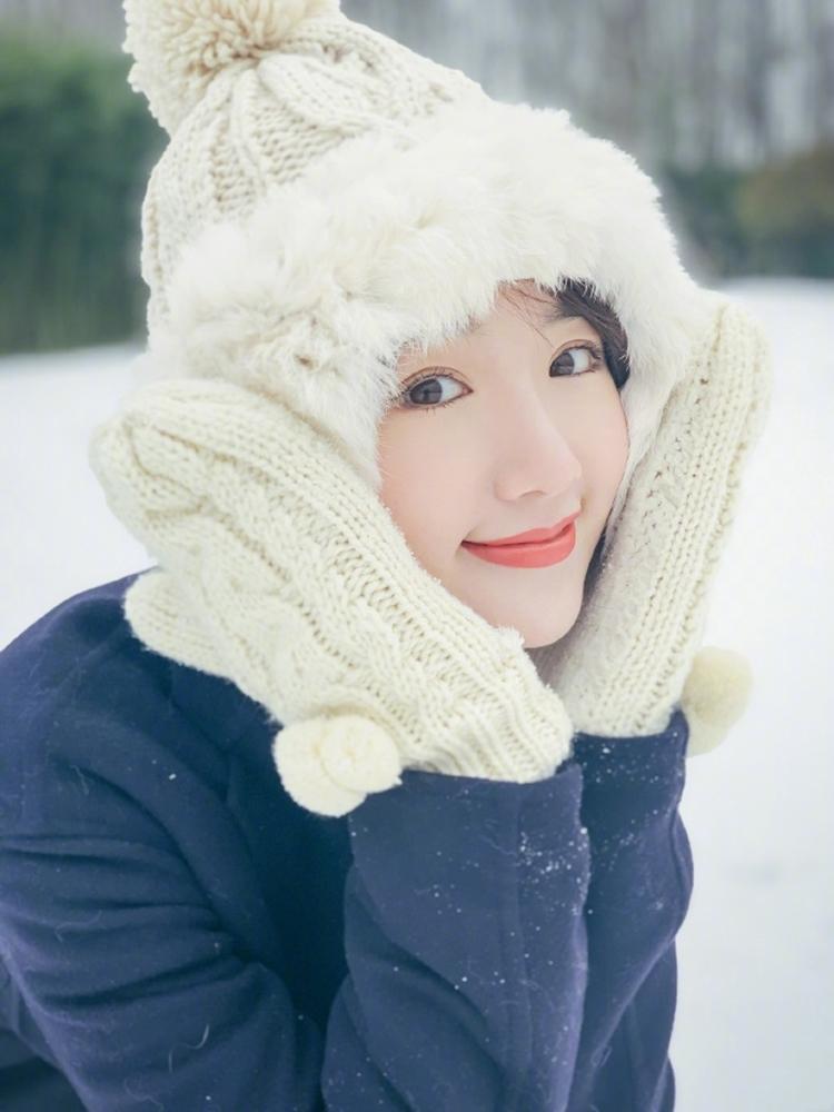 毛曉彤真實(shí)身高揭秘，星光下的真實(shí)尺寸，毛曉彤真實(shí)身高曝光，星光熠熠下的真實(shí)尺寸